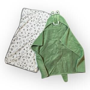 Pottery Barn Kids And Burt’s Bees Baby Hooded Towel Bundle‎